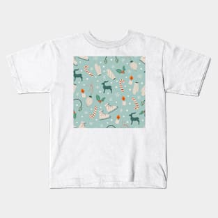 Pattern with cute Winter elements Kids T-Shirt